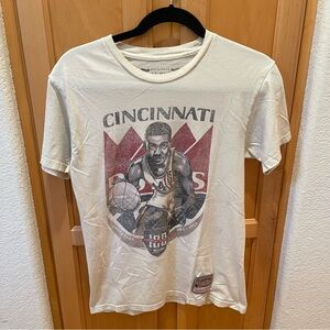 Mitchell & Ness City Edition Oscar Robertson Cincinnati Royals T-shirt - Small